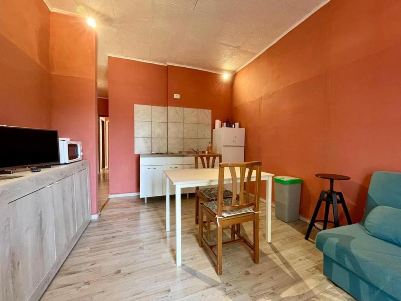 The Orange Housing In Όπως Εξωτερικό φωτογραφία