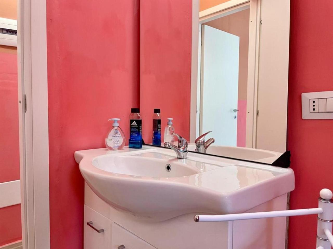 The Orange Housing In Όπως Εξωτερικό φωτογραφία